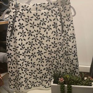 Above the knee A line skirt